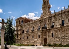 Verzaubernde 12-tägige Rundreise zu den Schätzen Nordspaniens in historischen Parador-Hotels