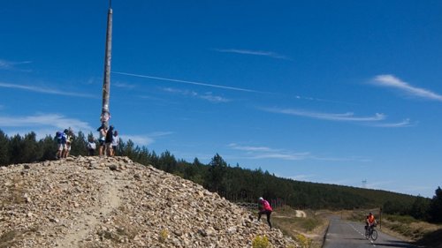 Ikonische Denkmäler auf dem Jakobsweg: Das Eiserne Kreuz